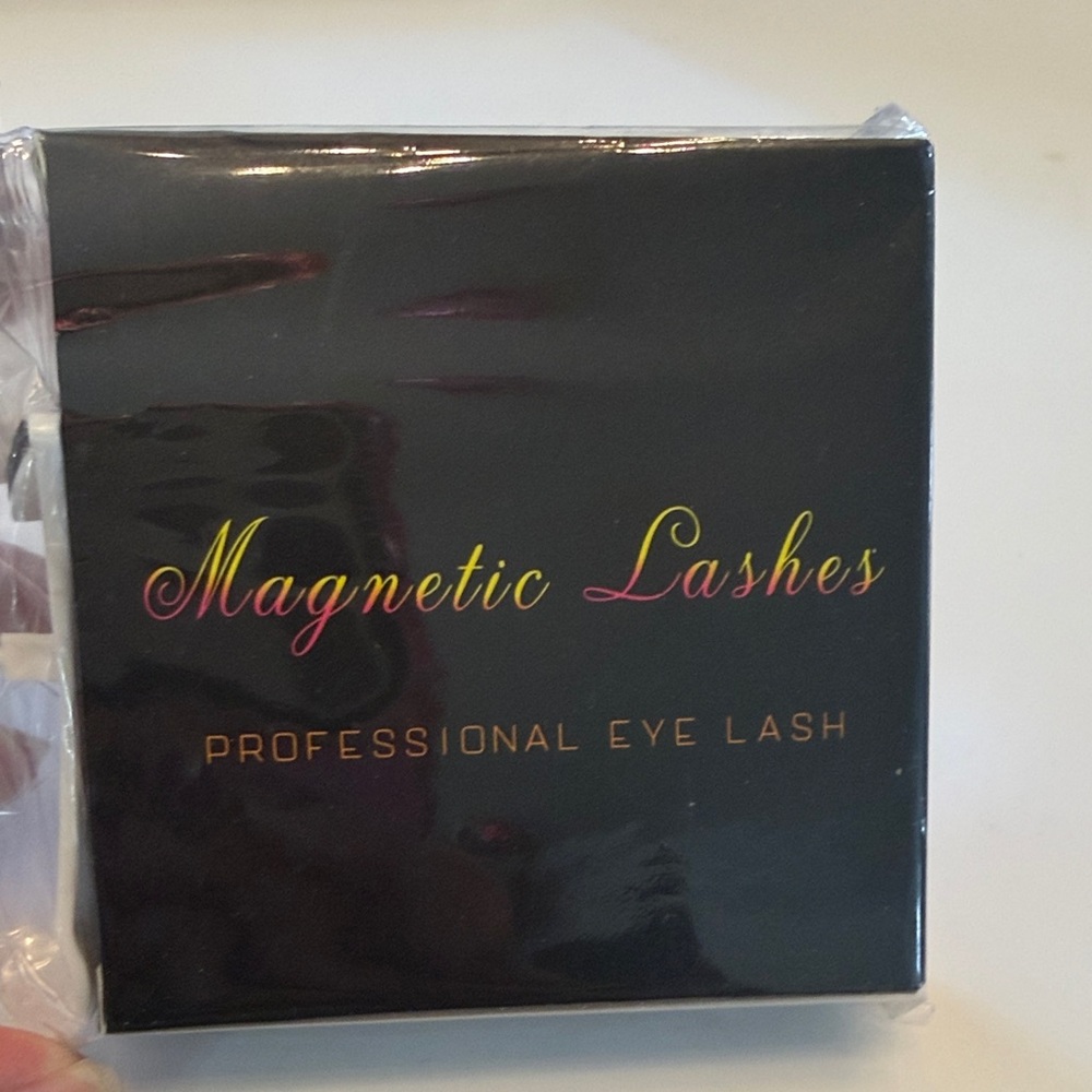 Magnetic Lashes Professional Eye Lash - Black. T 05. NEW